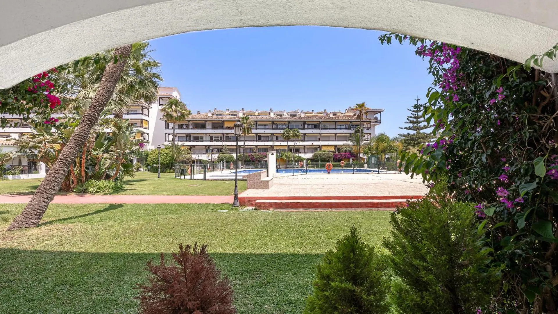 Cozy 1 Bedroom Apartment With 2 Pools & Tennis Court 마르베야 스페인